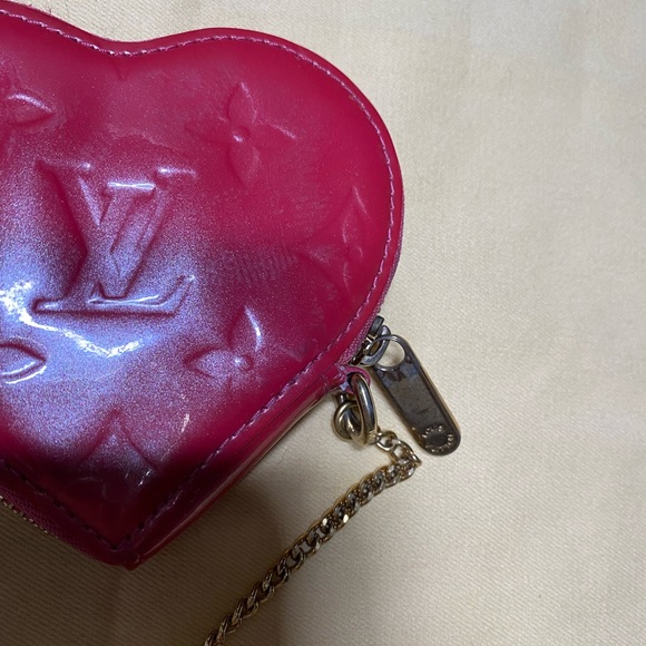 Louis Vuitton heart coin purse - Picture 11 of 16